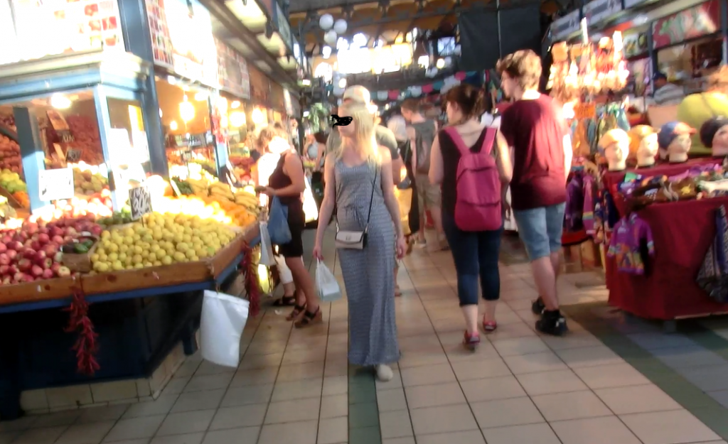 広すぎるブダペスト中央市場の様子