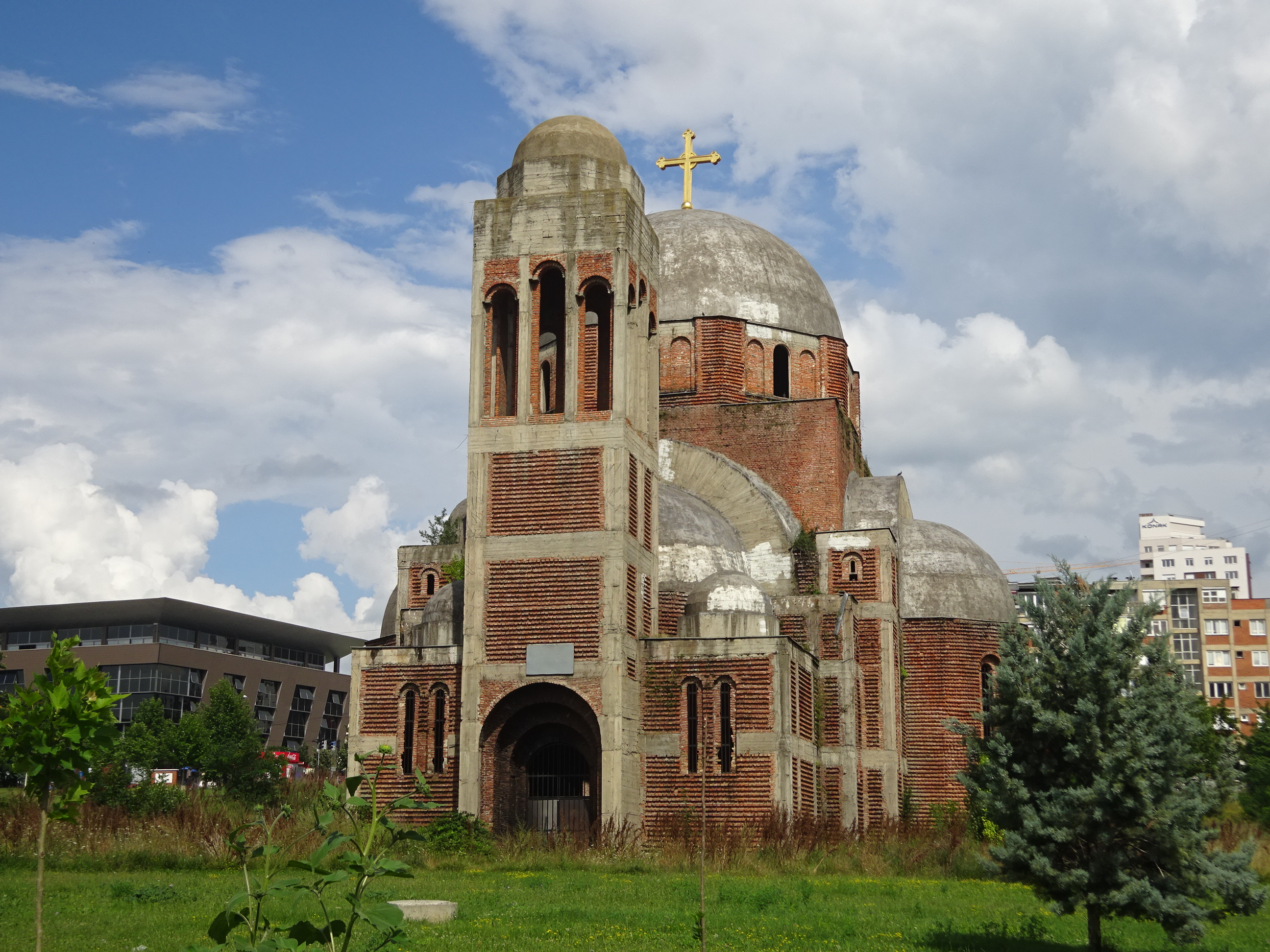 コソボの首都プリシュティナ観光スポット「救世主キリスト大聖堂」