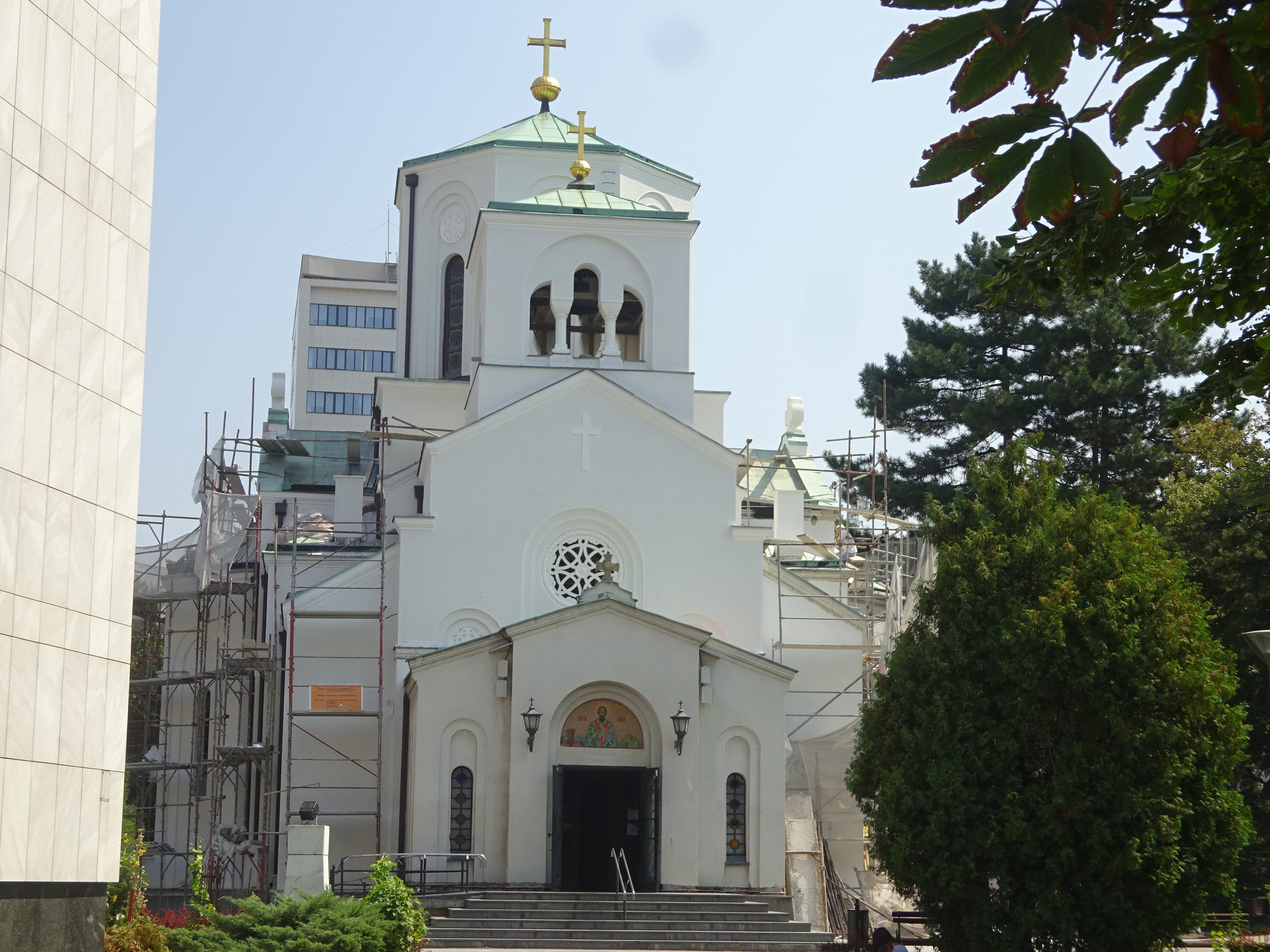 ベオグラードの観光おすすめ「聖サヴァ大聖堂」の近くにある別の教会